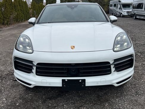 Used 2021 Porsche Cayenne Coupe image 2