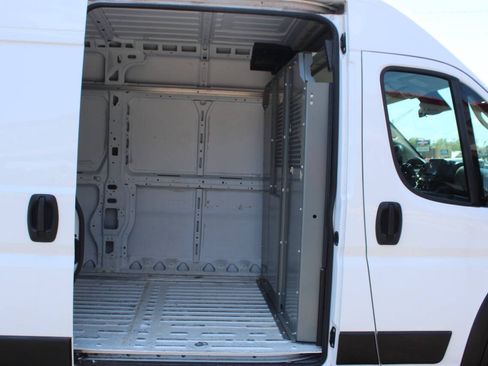 Used 2023 RAM ProMaster 2500 FWD image 13
