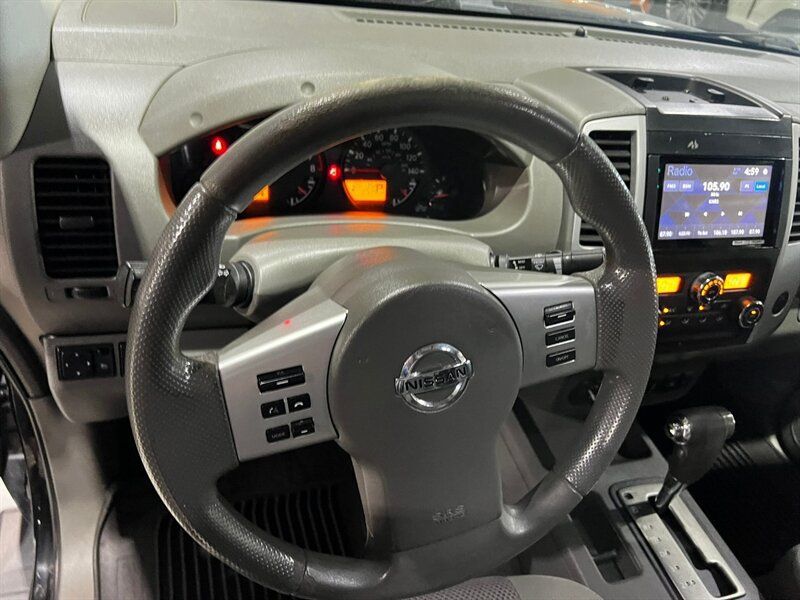 Used 2014 Nissan Frontier SV w/ SV Value Truck Package AWD/4WD image 10