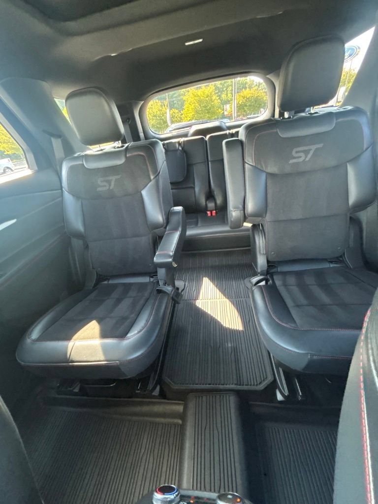 Used 2025 Ford Explorer ST AWD/4WD image 23