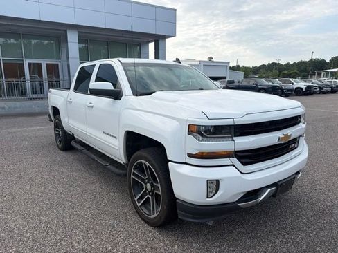 Used 2017 Chevrolet Silverado 1500 LT w/ All Star Edition AWD/4WD image 7