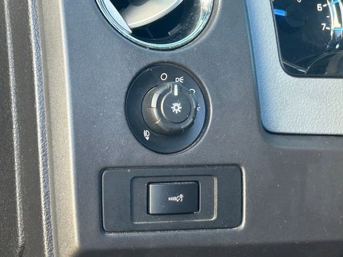 Used 2011 Ford F150 XLT w/ XLT Convenience Pkg image 28