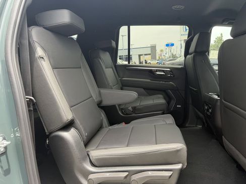 New 2026 Chevrolet Suburban Z71 w/ Comfort Package AWD/4WD image 14