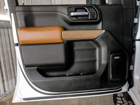 Used 2021 Chevrolet Silverado 2500 High Country w/ Z71 Off-Road Package image 44