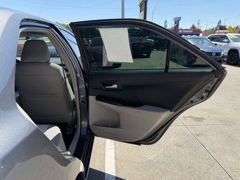 Used 2014 Toyota Camry LE FWD image 24