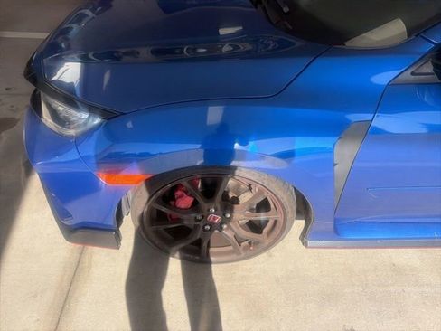 Used 2017 Honda Civic Type R image 4