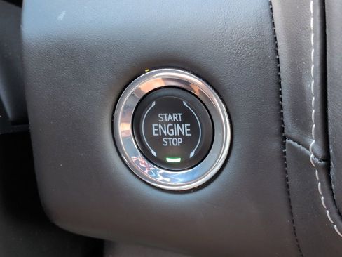 Used 2023 GMC Yukon Denali Ultimate AWD/4WD image 31