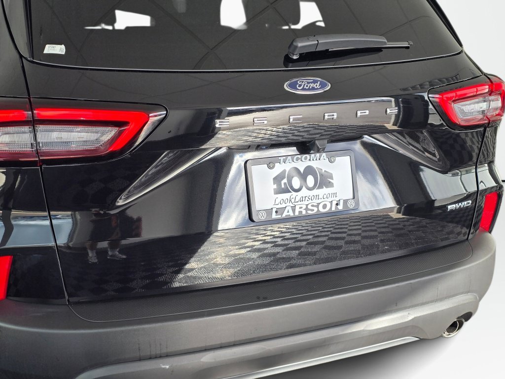 Used 2025 Ford Escape ST-Line Select AWD/4WD image 13