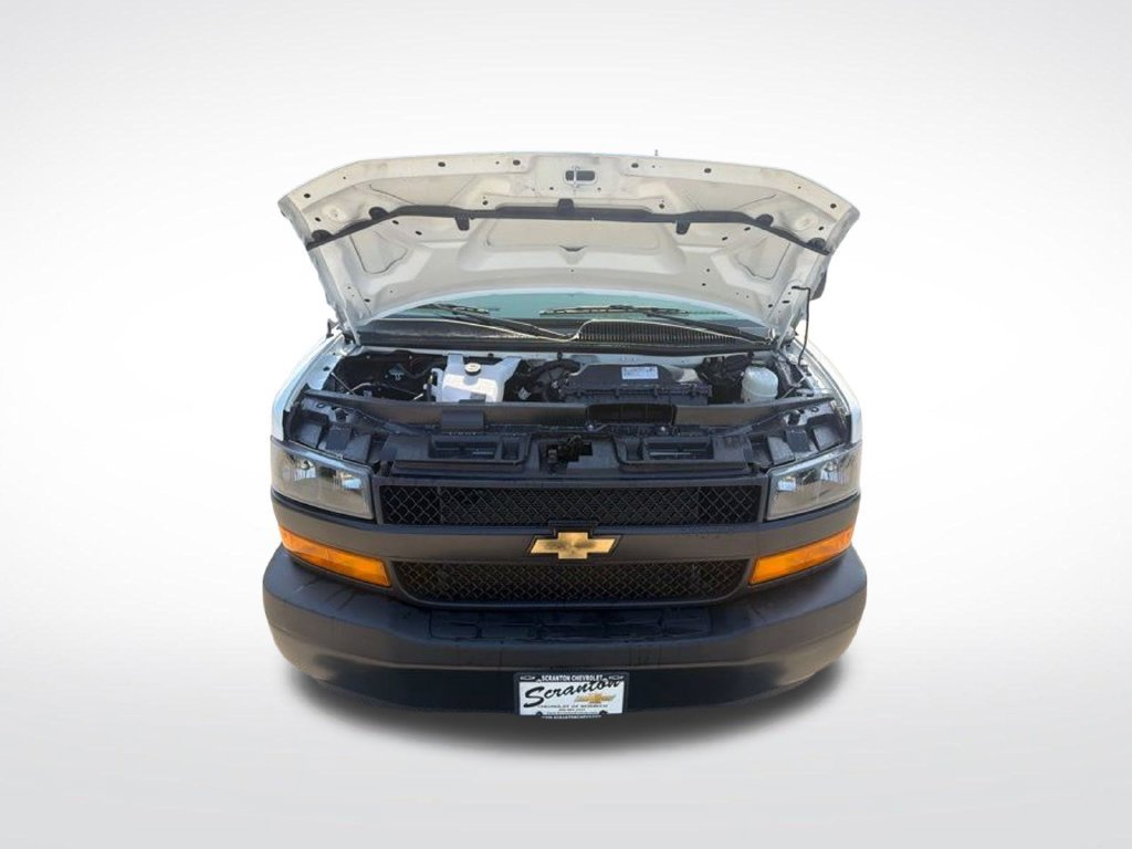 Certified 2025 Chevrolet Express 2500 RWD image 8