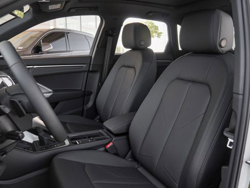 Certified 2025 Audi Q3 2.0T Premium Plus w/ Premium Plus Package image 7