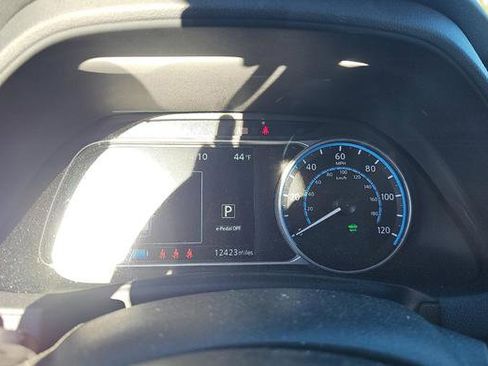Used 2025 Nissan Leaf S image 8