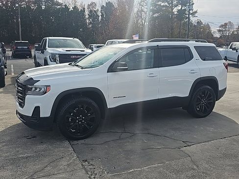 Certified 2022 GMC Acadia SLT w/ Elevation Edition image 4