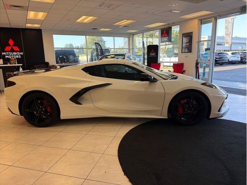 Used 2023 Chevrolet Corvette Stingray Premium Cpe w/ Z51 Performance Package RWD image 3