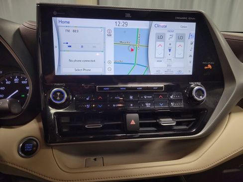 Used 2020 Toyota Highlander Platinum AWD/4WD image 17