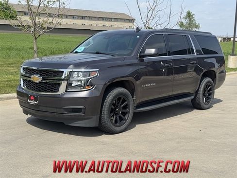 Used 2018 Chevrolet Suburban LT AWD/4WD image 1