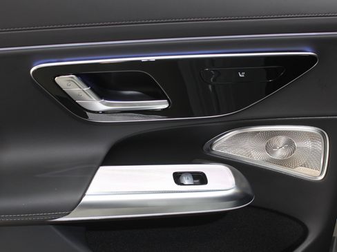 Used 2025 Mercedes-Benz E 53 AMG e 4MATIC Sedan image 38