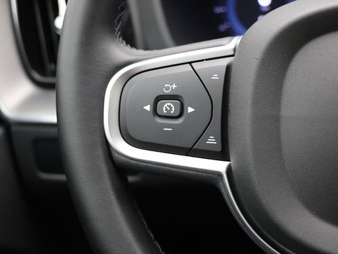 Used 2025 Volvo XC60 B5 Core image 22