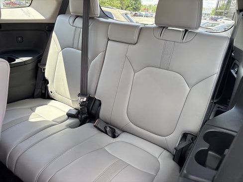 Used 2025 Honda Pilot EX-L image 16