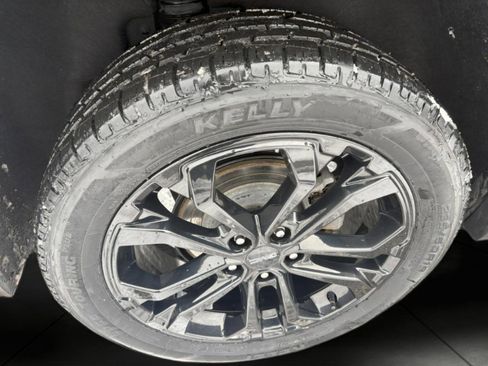 Used 2020 GMC Terrain SLE w/ Driver Convenience Package image 11