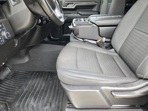 Used 2024 Chevrolet Silverado 2500 LT AWD/4WD image 13