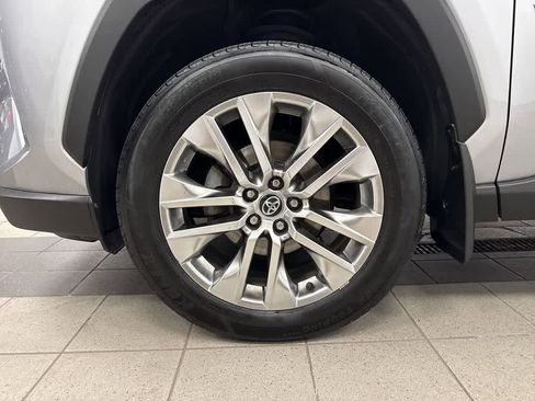 Used 2021 Toyota RAV4 XLE Premium AWD/4WD image 10