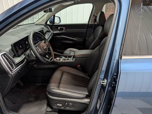 Used 2025 Kia Sorento EX AWD/4WD image 15