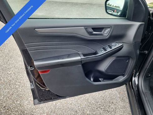 Used 2025 Ford Escape Active AWD/4WD image 9