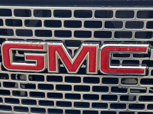 Used 2016 GMC Sierra 2500 Denali w/ Driver Alert Package AWD/4WD image 12