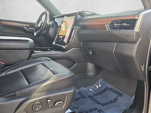 Used 2025 GMC Yukon Denali image 23