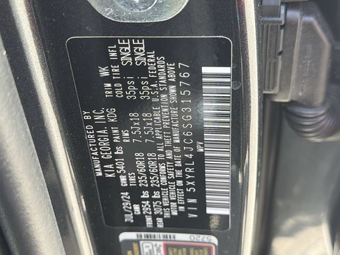Used 2025 Kia Sorento S FWD image 35