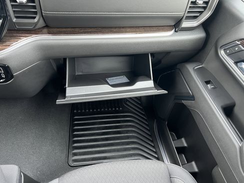 Used 2025 GMC Sierra 1500 Elevation image 35