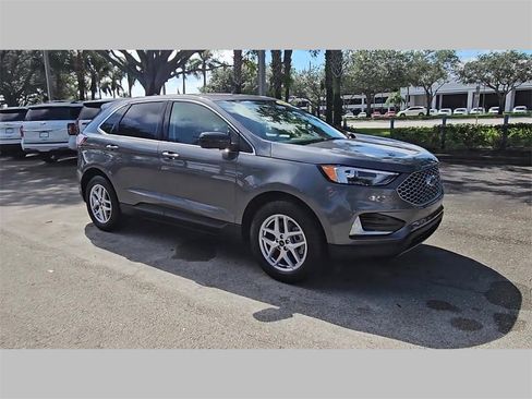 Used 2024 Ford Edge SEL image 39