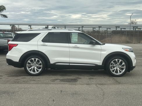 Certified 2022 Ford Explorer Platinum w/ Equipment Group 601A image 3