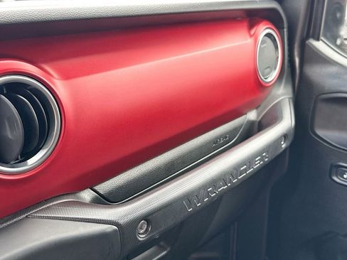 Used 2023 Jeep Wrangler Unlimited Rubicon AWD/4WD image 22