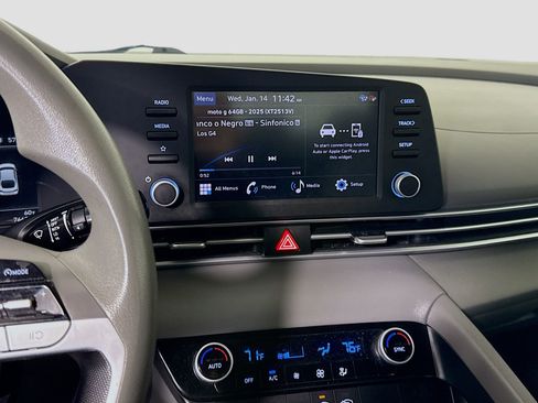 Used 2023 Hyundai Elantra SEL image 18