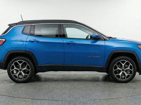 Used 2025 Jeep Compass Limited AWD/4WD image 11