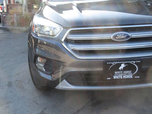 Used 2018 Ford Escape SE AWD/4WD image 3
