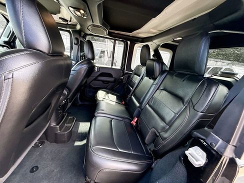 Used 2022 Jeep Wrangler Unlimited Sahara w/ Cold Weather Group image 27