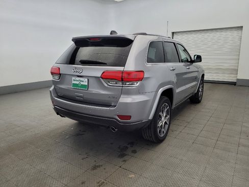 Used 2018 Jeep Grand Cherokee Limited image 9