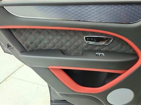 Used 2022 Bentley Bentayga Speed image 30