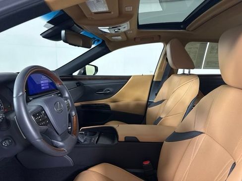 Used 2025 Lexus ES 300h w/ Technology Package FWD image 19