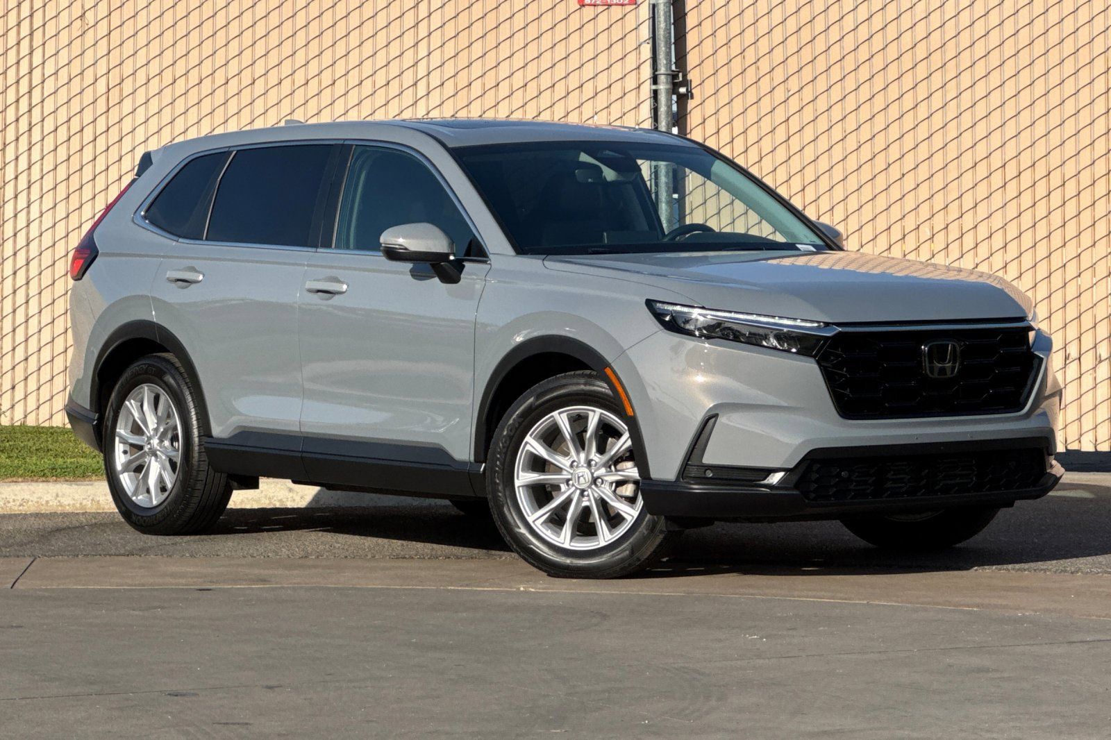 Used 2025 Honda CR-V EX-L image 2