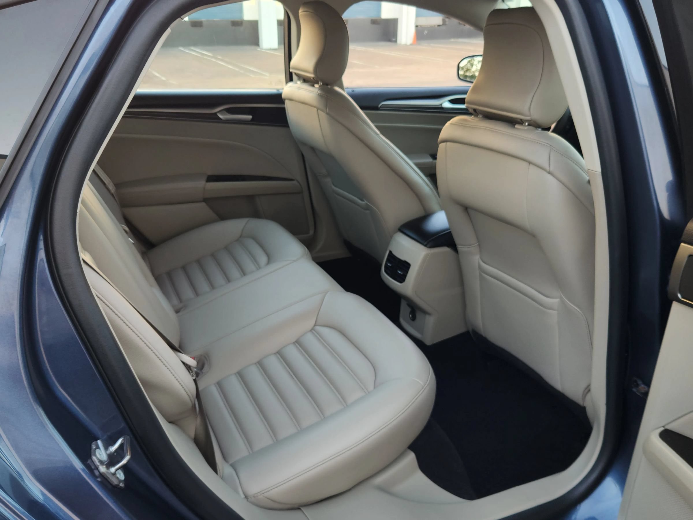 Used 2019 Ford Fusion SEL FWD image 16