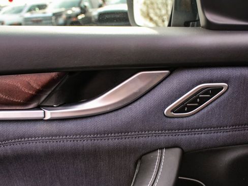 Used 2021 Maserati Levante S GranLusso image 37