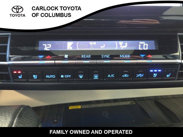 Used 2022 Toyota Sienna Platinum AWD/4WD image 30