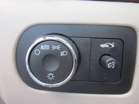 Used 2006 Chevrolet Impala LT w/ Preferred Equipment Group FWD image 25