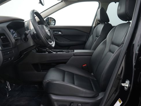 Used 2023 Nissan Rogue SV w/ SV Premium Package image 24