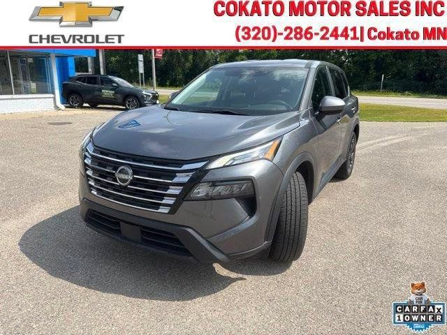 Used 2024 Nissan Rogue SV AWD/4WD image 3