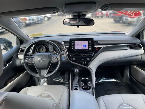 Used 2022 Toyota Camry SE image 10