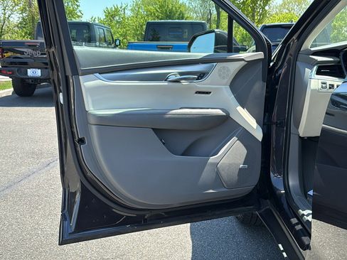 Used 2018 Cadillac XT5 Luxury AWD/4WD image 11